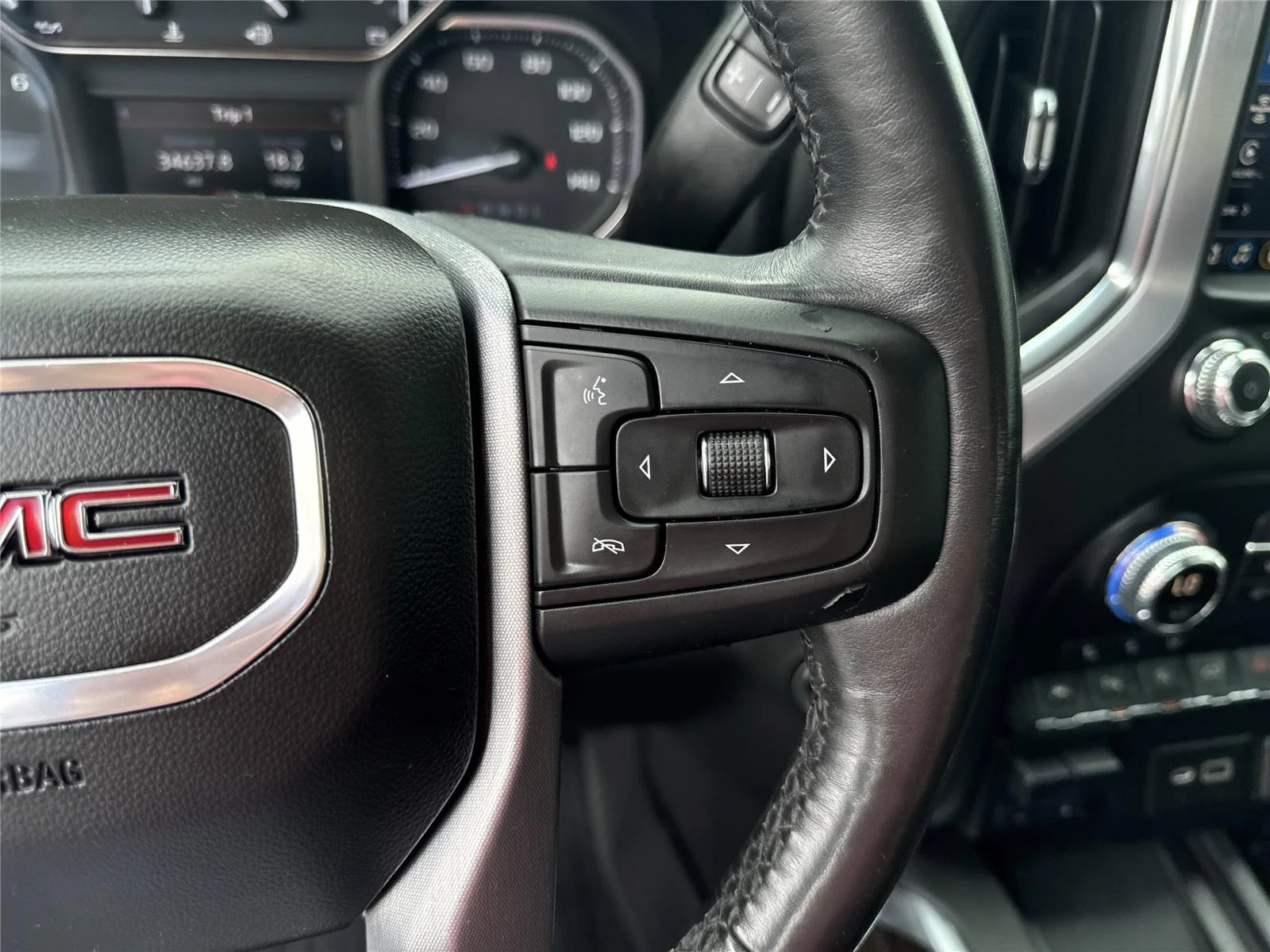 Used 2021 ONYX BLACK GMC SLT image 23