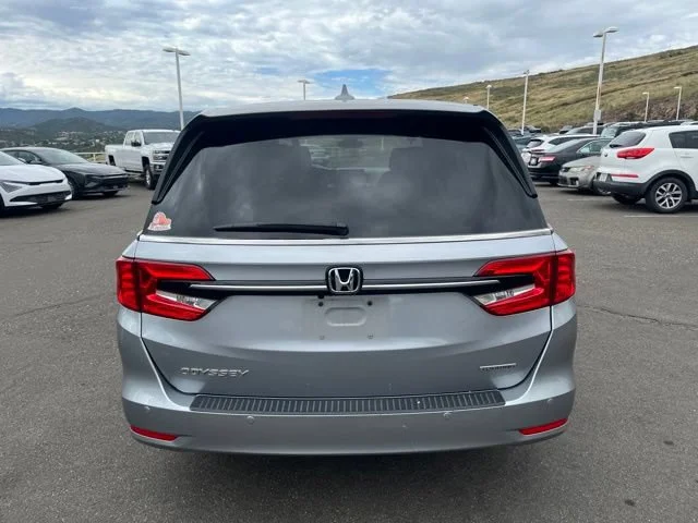 Used 2021 Lunar Silver Metallic Honda Touring image 9