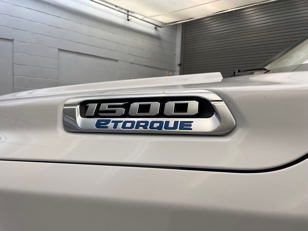 New 2026 Bright White Clear-Coat Exterior Paint RAM Big Horn/Lone Star image 9