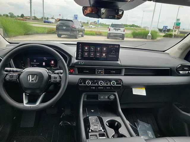 New 2026 Platinum White Pearl Honda Touring Blackout image 7