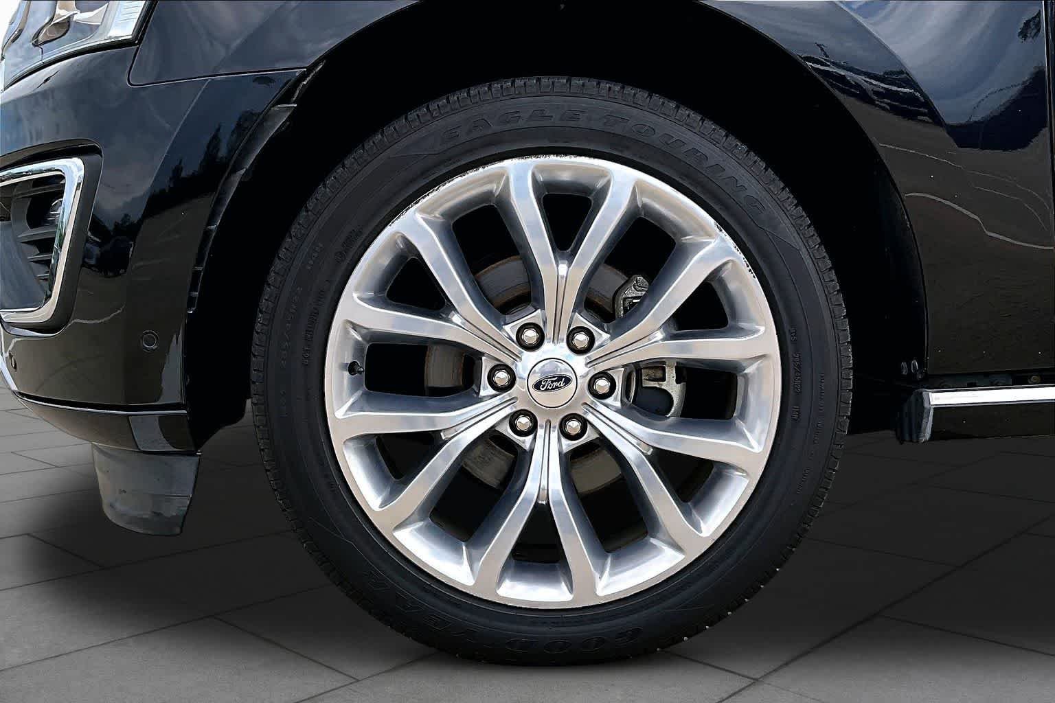 Used 2019 Agate Black Metallic Ford Platinum image 10