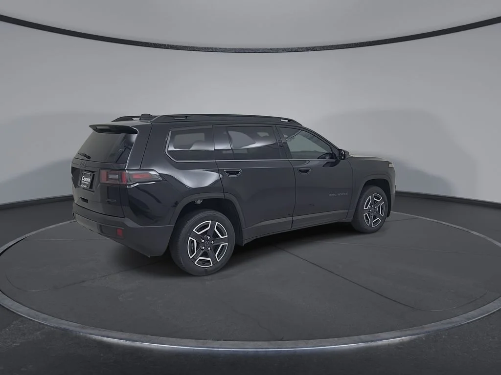 New 2026 Diamond Black Crystal Pearl-Coat Exterior Paint Jeep Laredo image 15