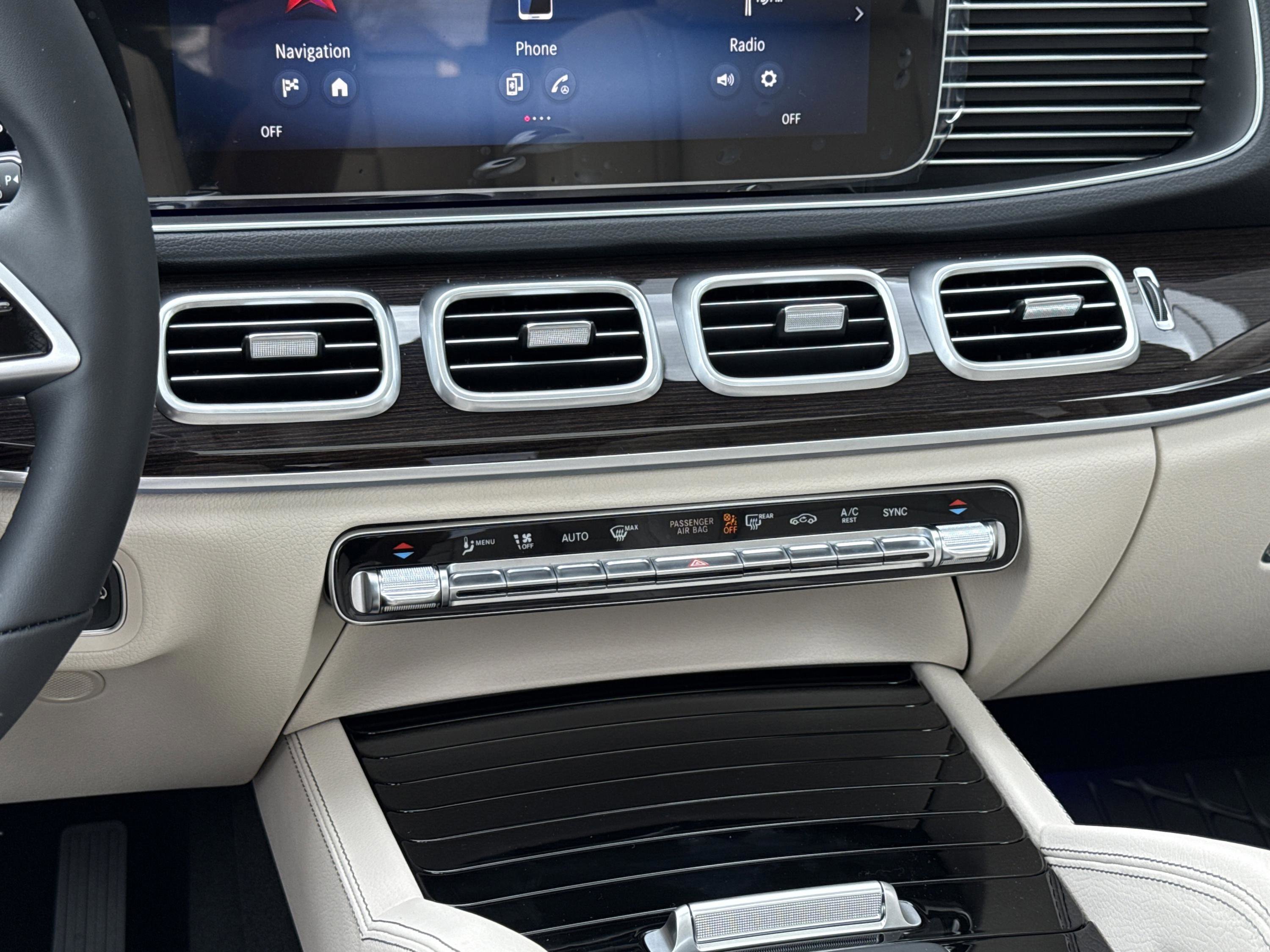 Certified Used 2026 Polar White Mercedes-Benz GLE 450 image 43