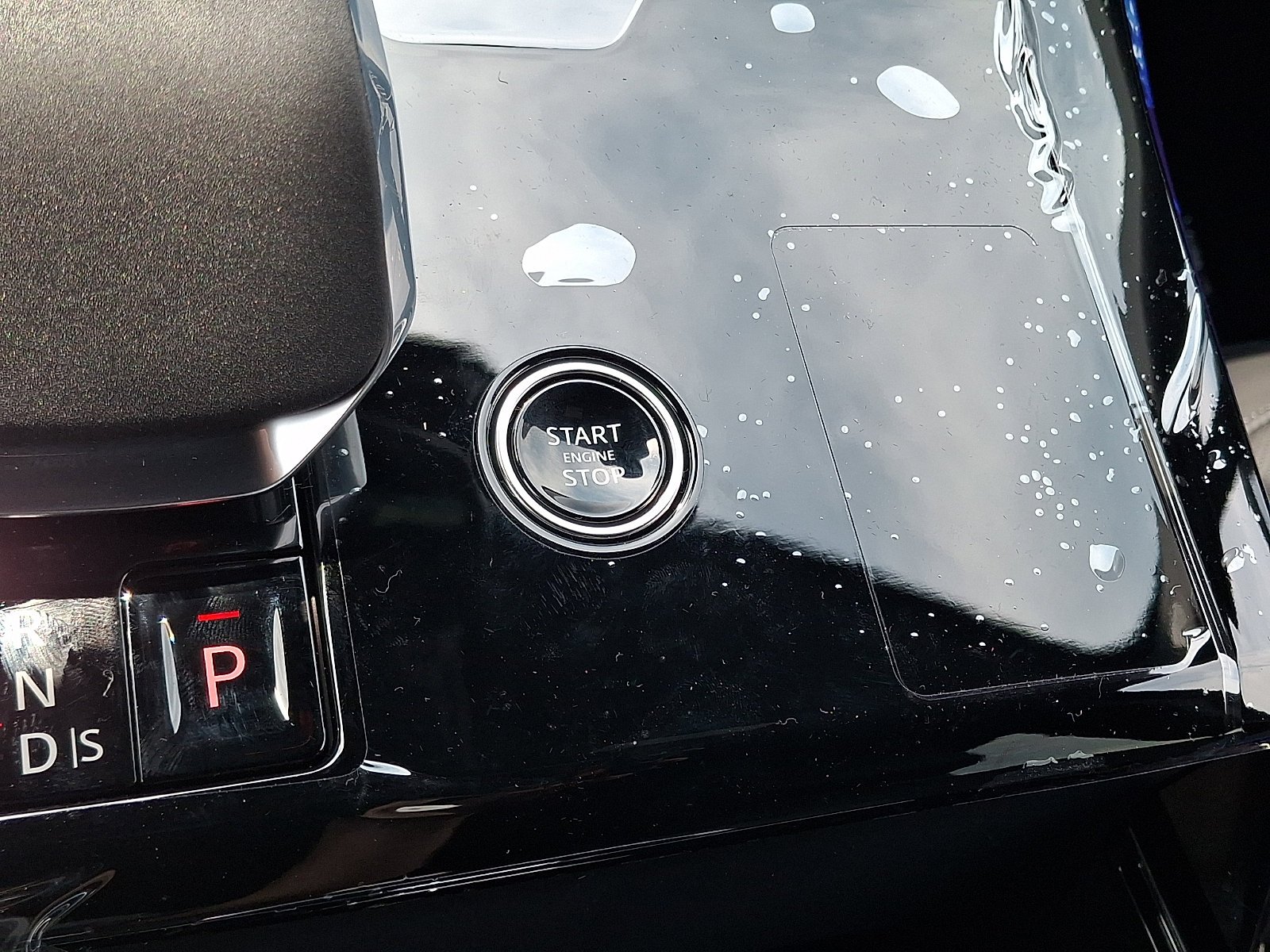 New 2026 Santorini Black Land Rover  image 15
