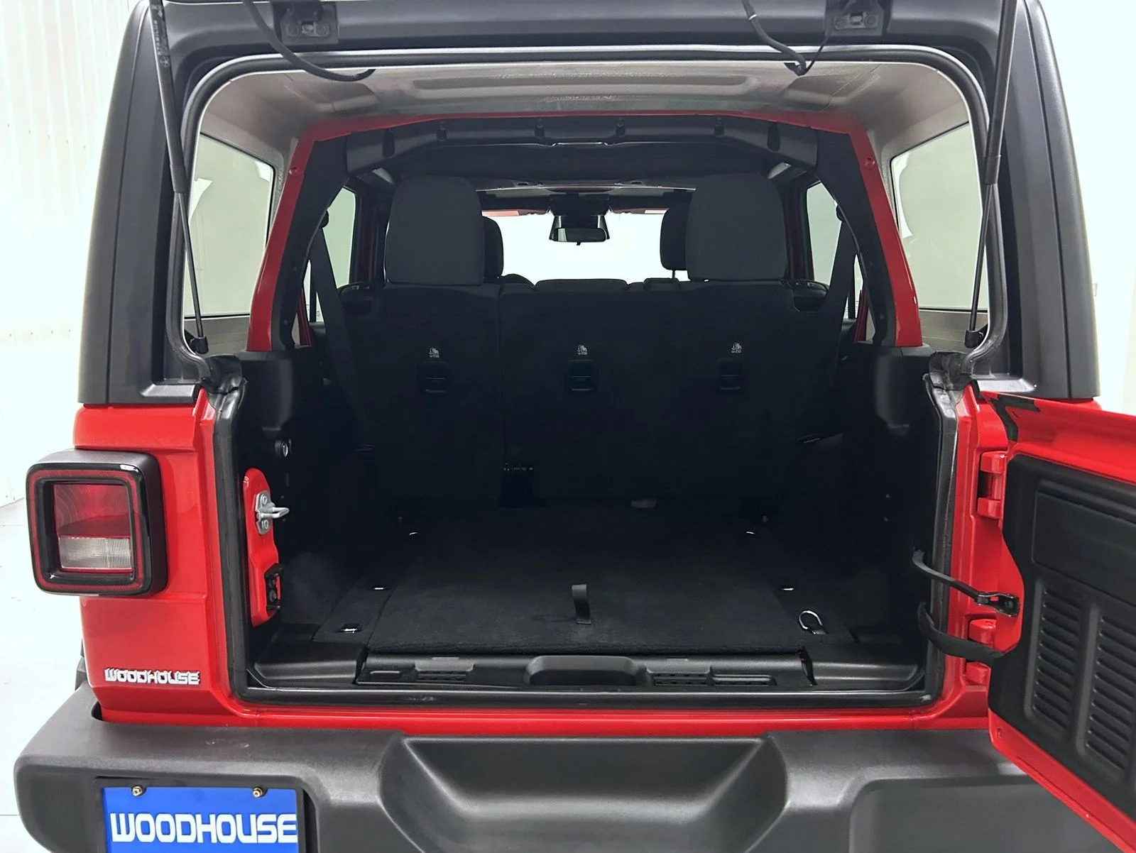 Used 2025 Red Jeep Sport S image 21