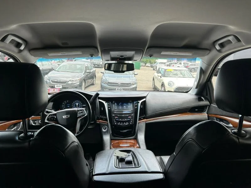 Used 2019 White Cadillac Sport Utility 4D image 50