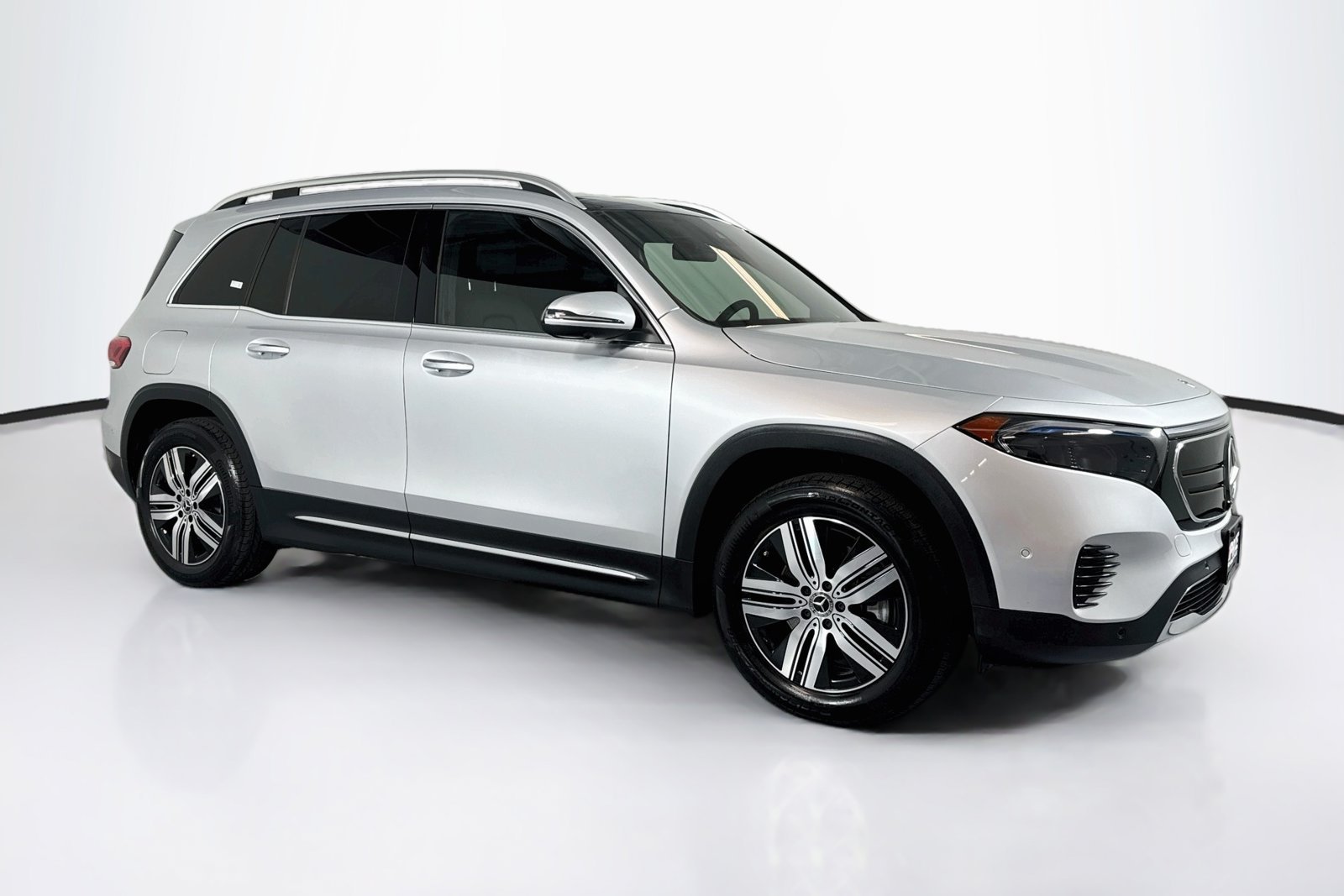 Certified Used 2023 Iridium Silver Metallic Mercedes-Benz EQB 300 image 3