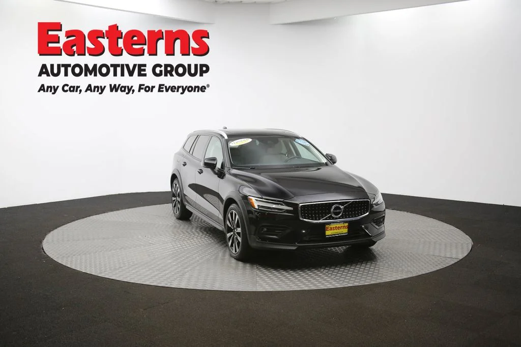 Used 2022 Black Volvo T5 image 48