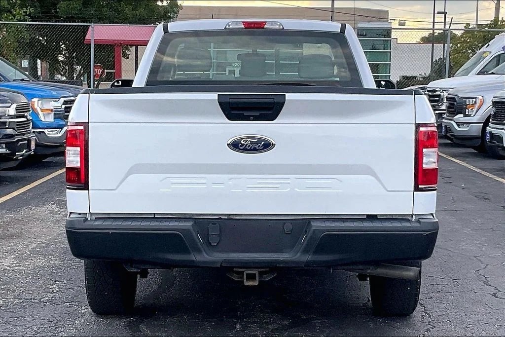 Used 2019 White Ford XL image 3