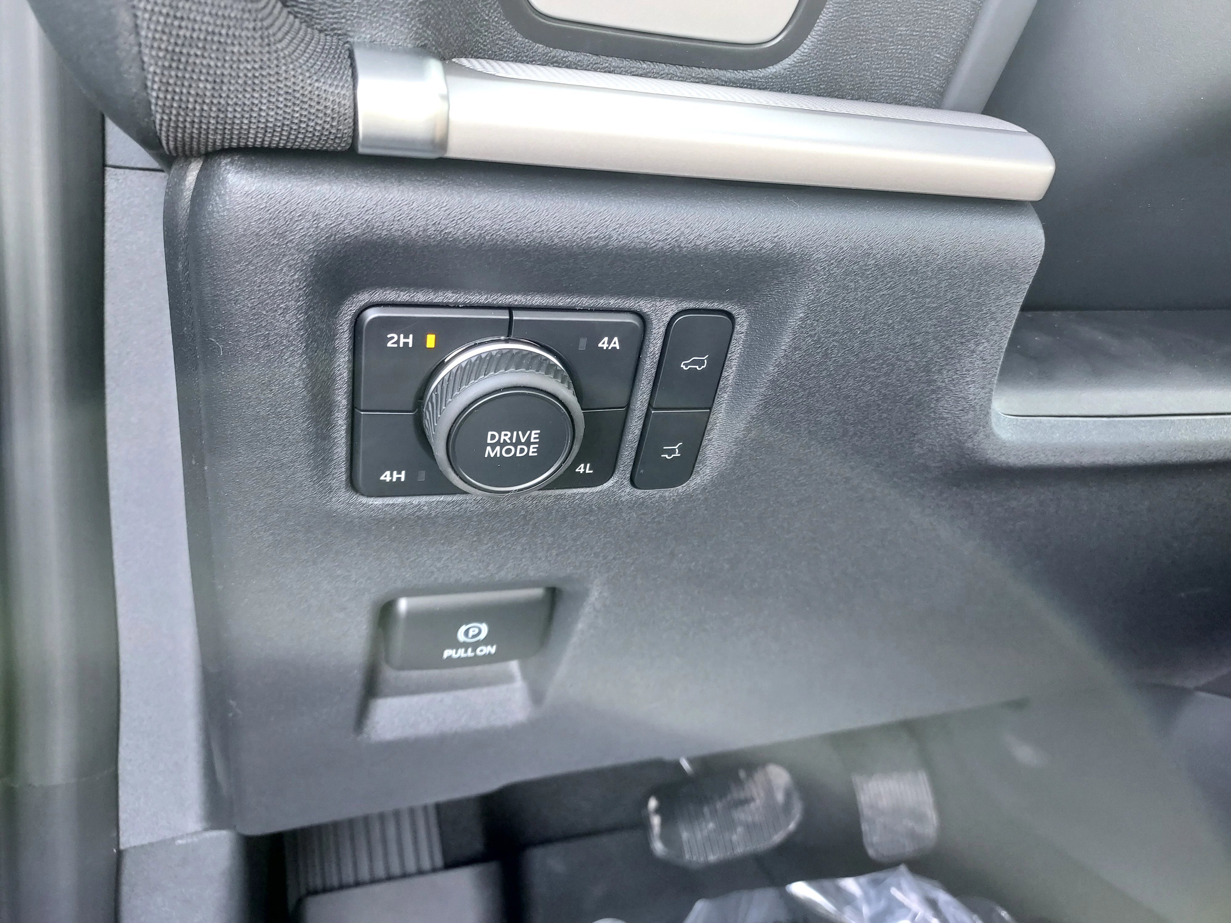 New 2026 Star White Metallic Tri-Coat Ford Active image 40