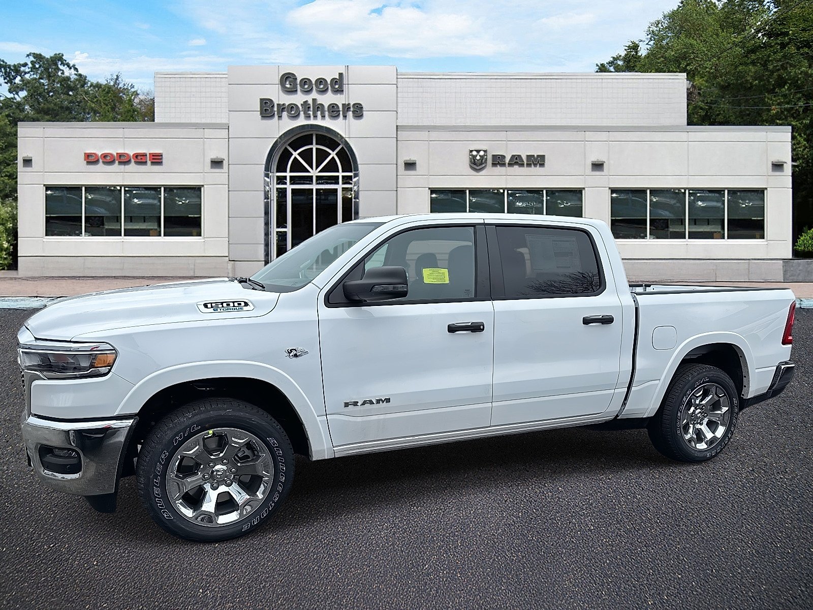 New 2026 Bright White Clear-Coat Exterior Paint RAM Big Horn image 1