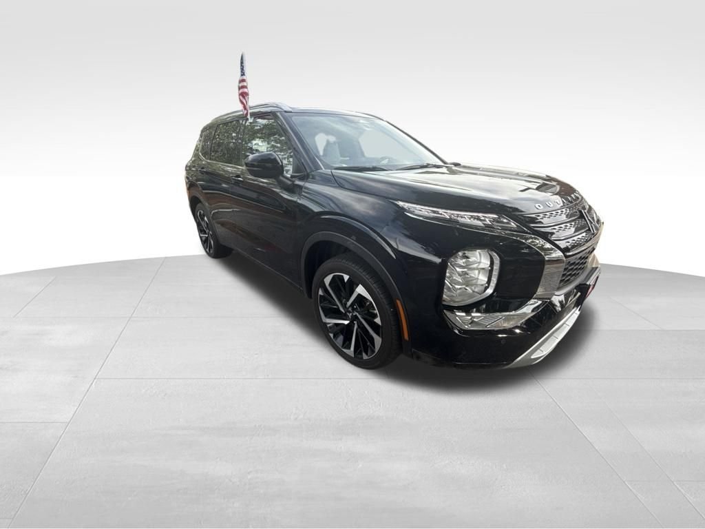 Used 2024 Gray Mitsubishi SEL Platinum Edition image 9
