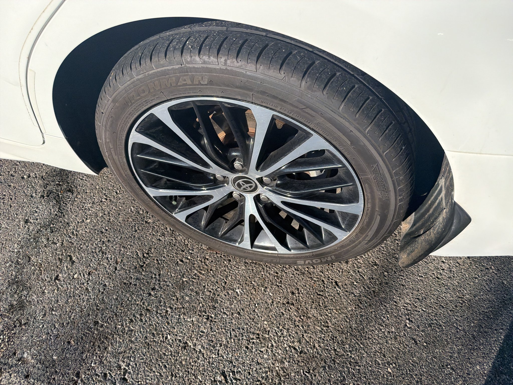 Used 2020 Super White Toyota Hybrid SE image 6