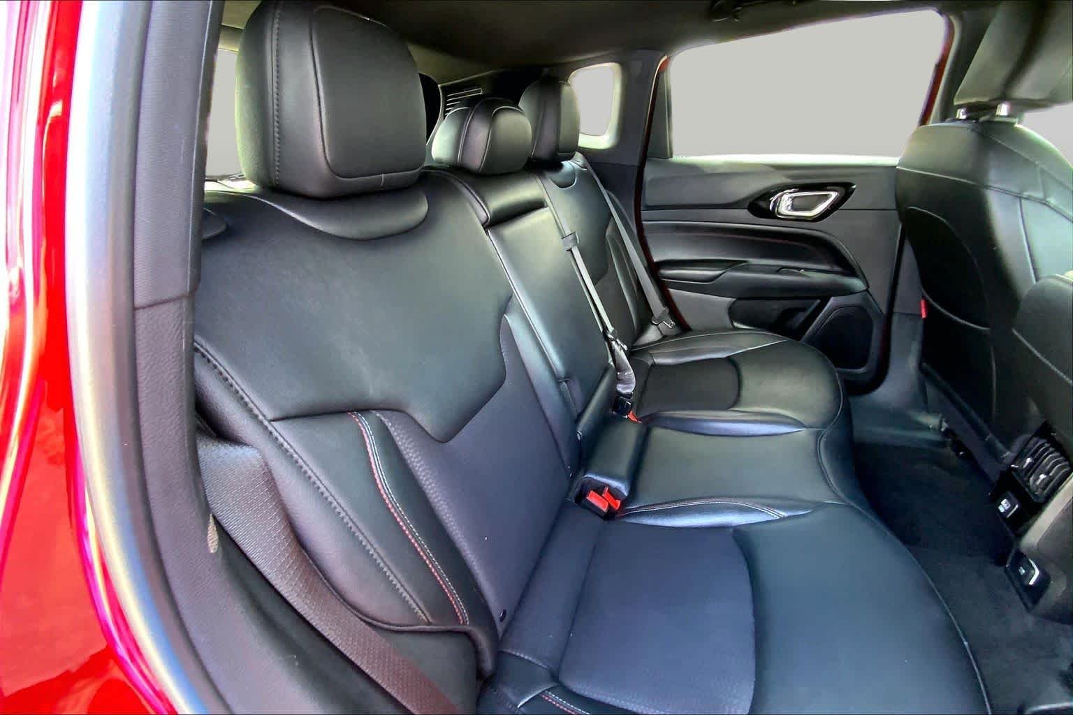Used 2024 Red Hot Pearlcoat Jeep Trailhawk image 19