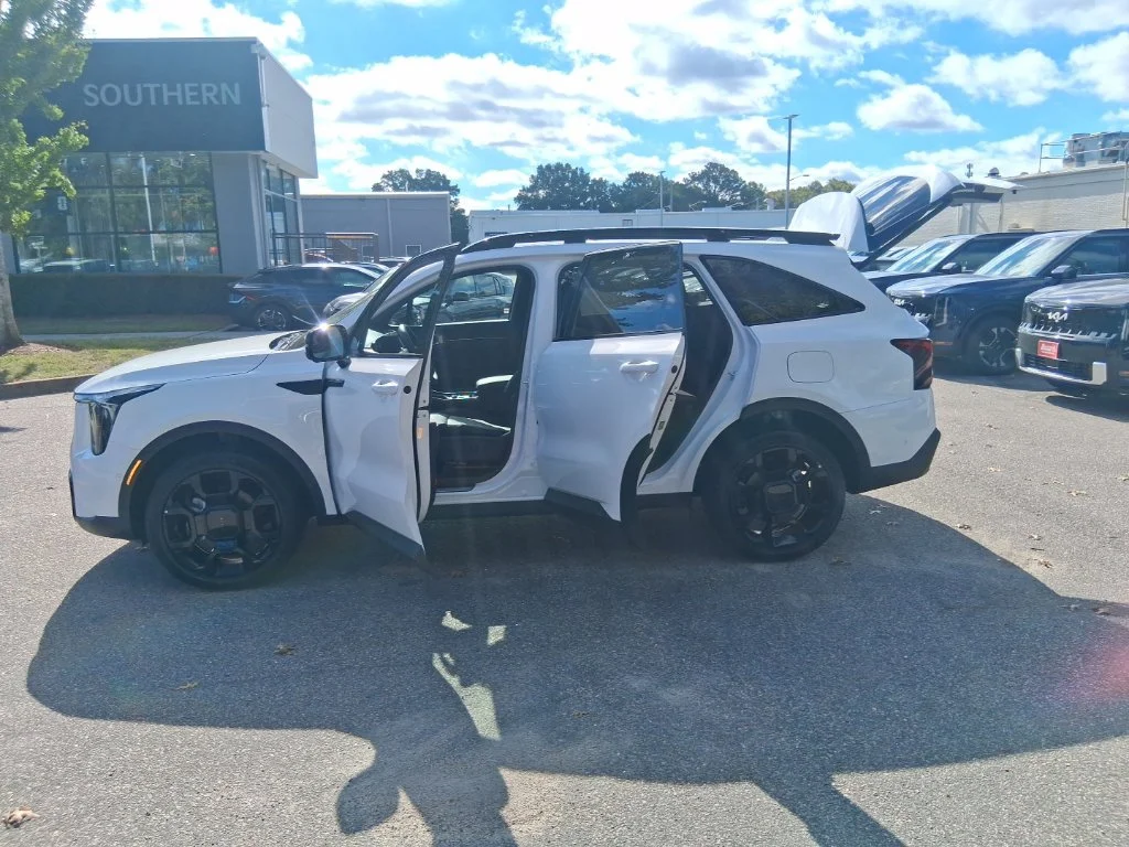 Used 2026 White Kia X-Line SX Prestige image 21