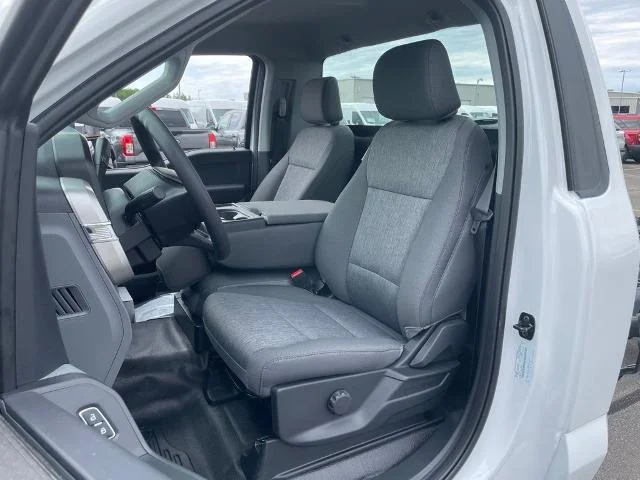 New 2026 Oxford White Ford F-600® XL image 38