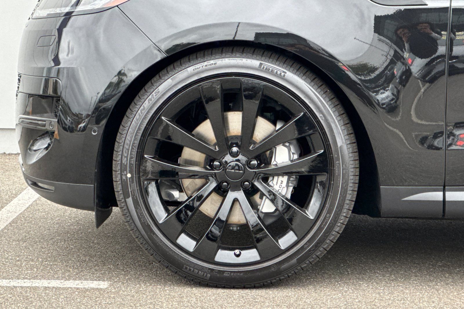 New 2026 Santorini Black Land Rover SE image 33