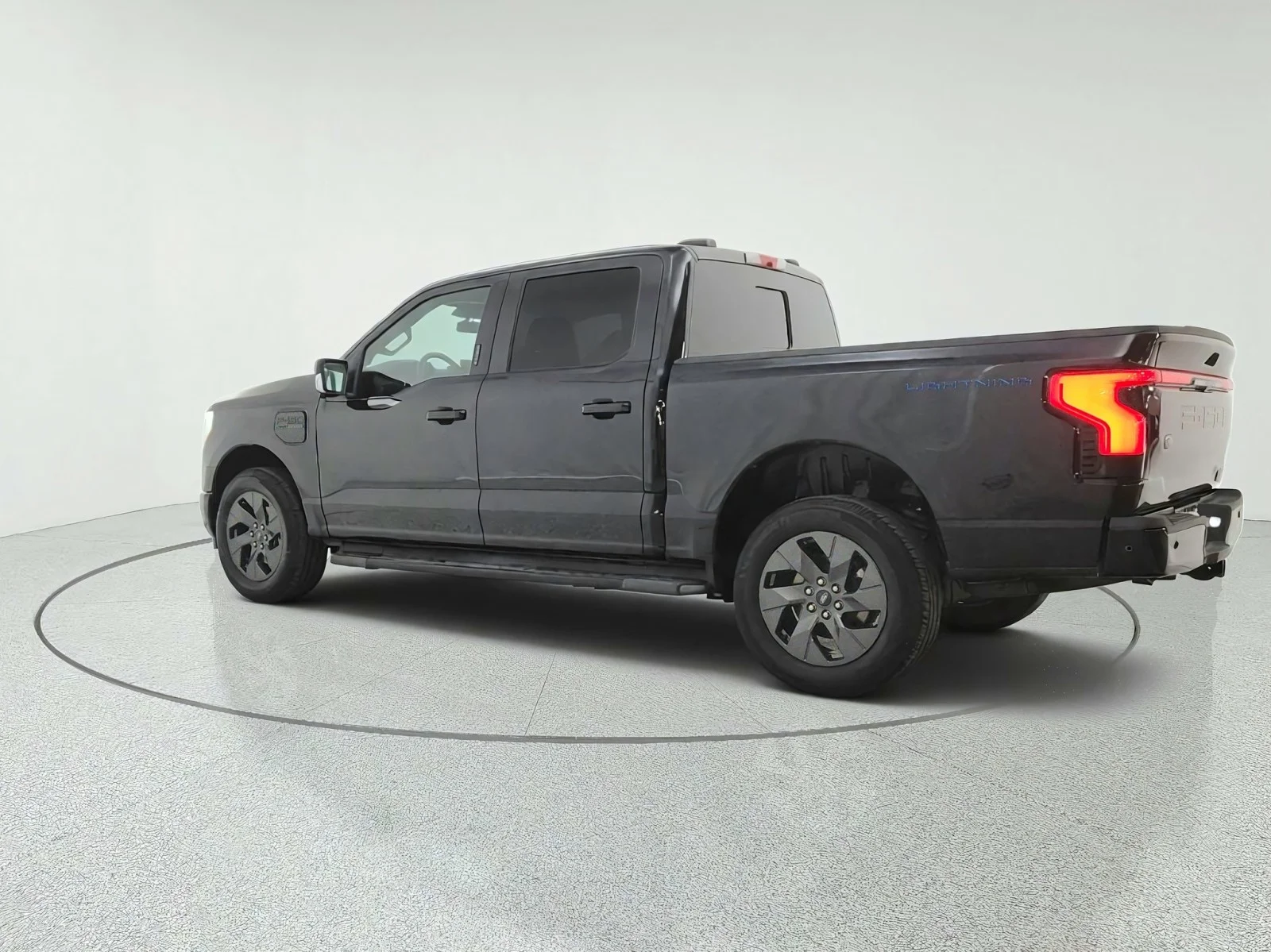 Used 2022 Agate Black Metallic Ford LARIAT image 7