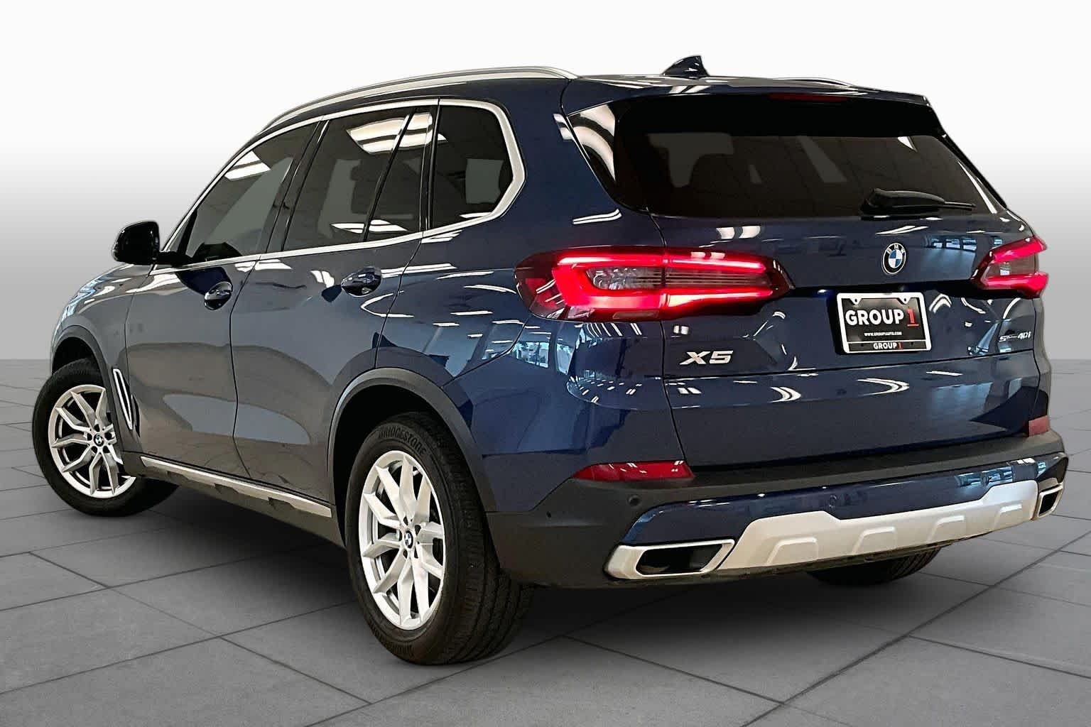 Used 2022 Phytonic Blue Metallic BMW sDrive40i image 11