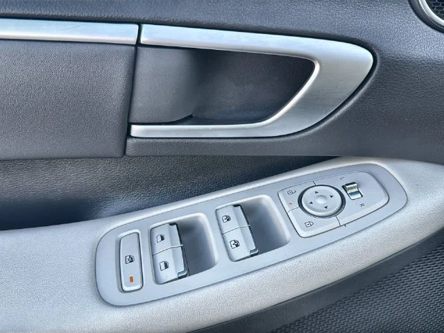 2025 Hyundai Sonata SEL - Photo 21