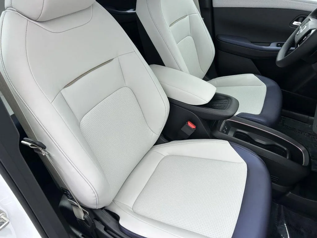 New 2026 Everest White Pearl Tricoat/Black Nissan SV+ image 10