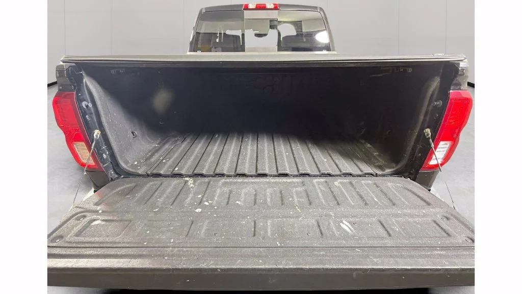 Used 2016 BLACK Chevrolet LTZ image 30