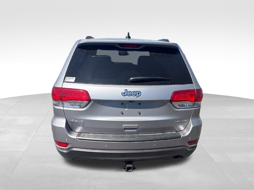 Used 2019 Silver Jeep Laredo E image 4