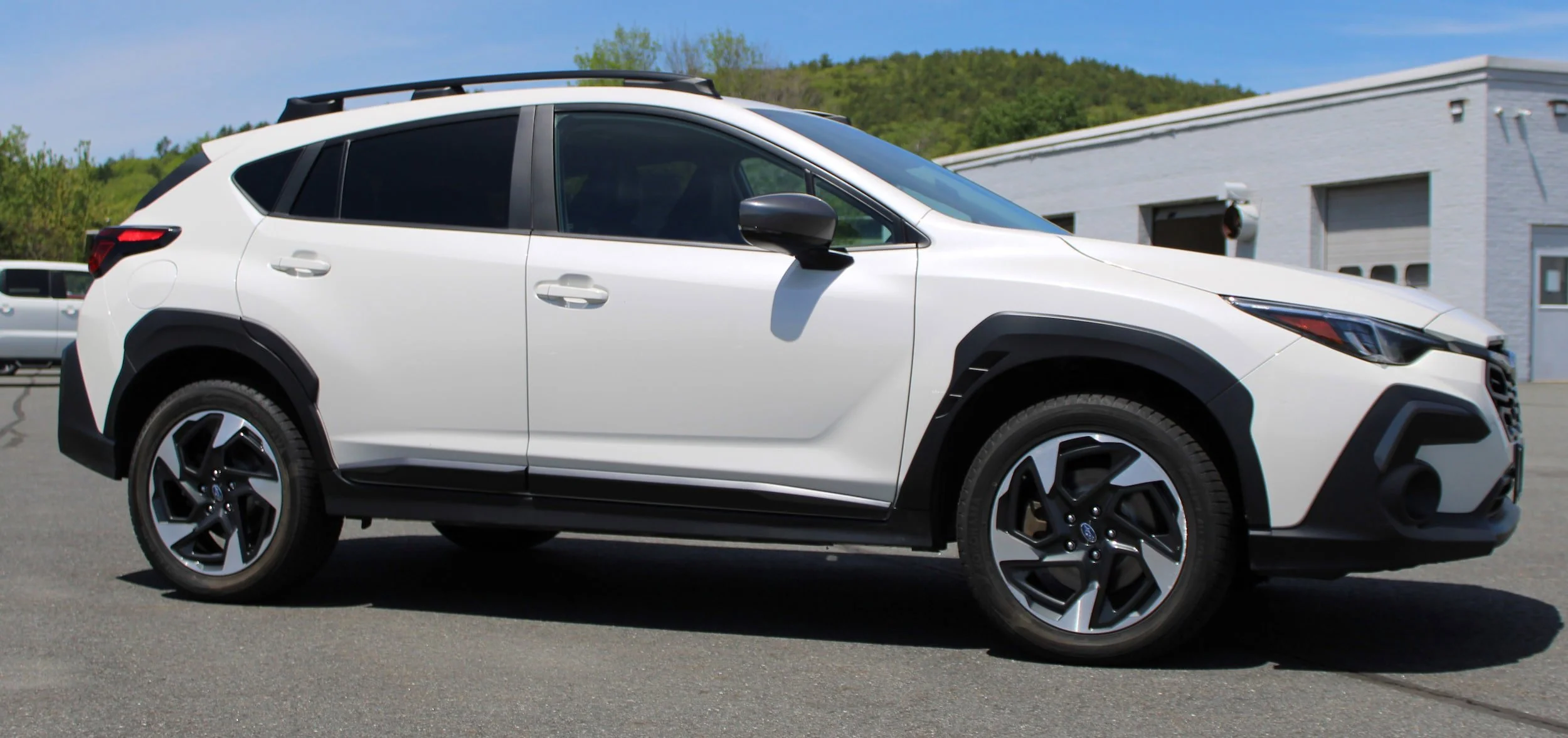 Used 2024 Crystal White Pearl Subaru Limited image 8