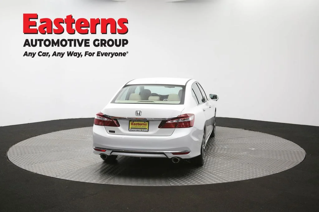 Used 2017 White Honda EX-L image 39