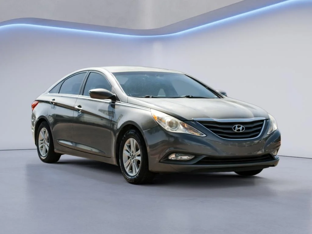 Used 2013 Harbor Gray Metallic Hyundai GLS image 3