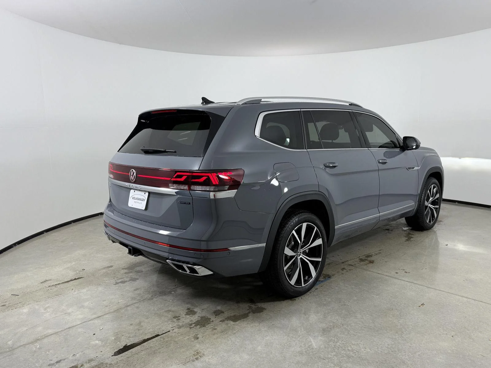 New 2026 Pure Gray Volkswagen 2.0T SEL Premium R-Line image 5