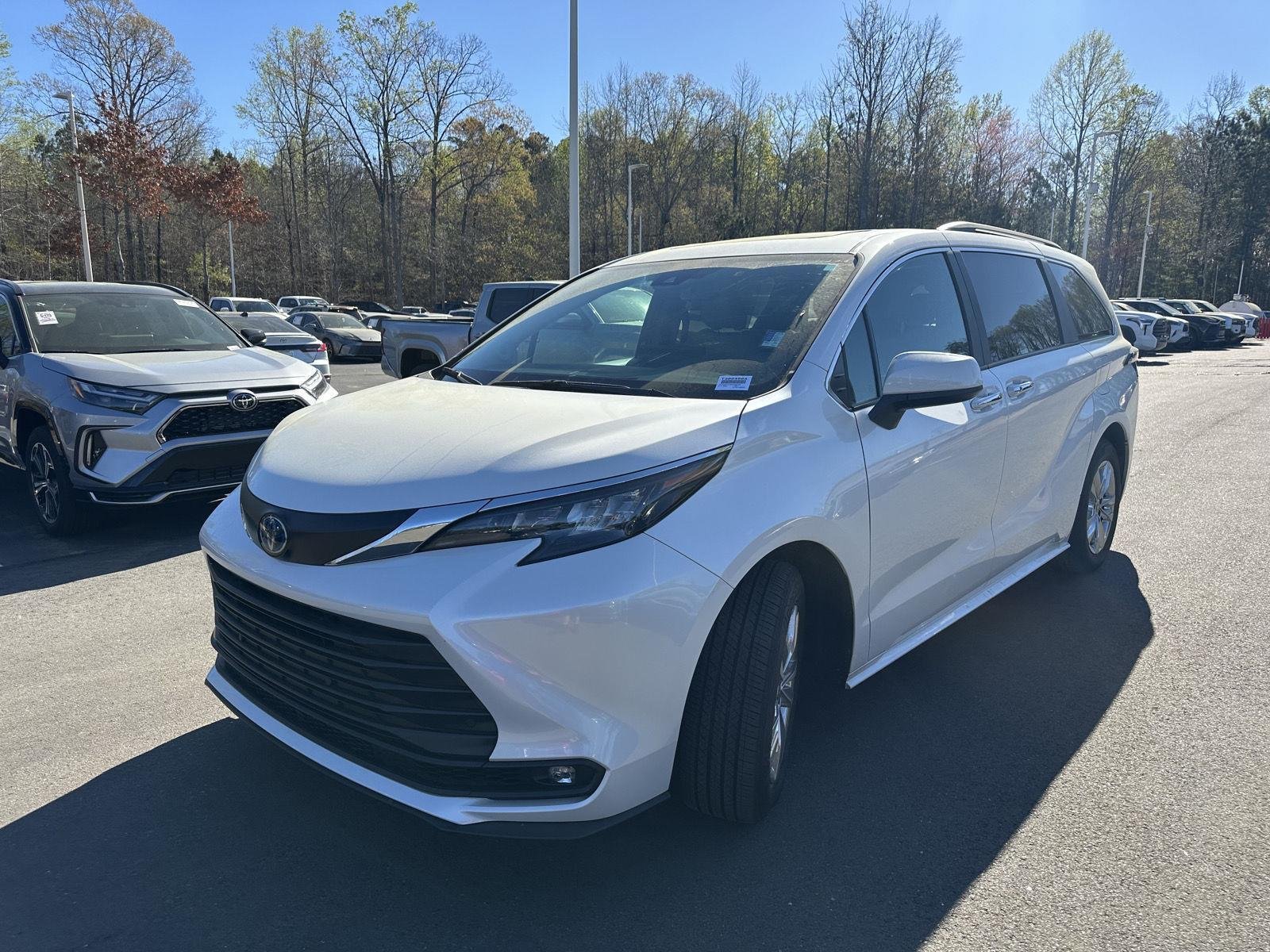 2025 Toyota RAV4 XSE - Photo 103
