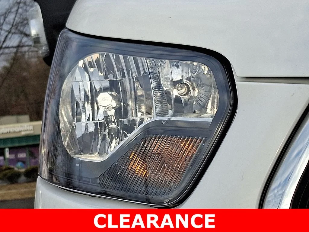 Used 2024 White Ford XLT image 9