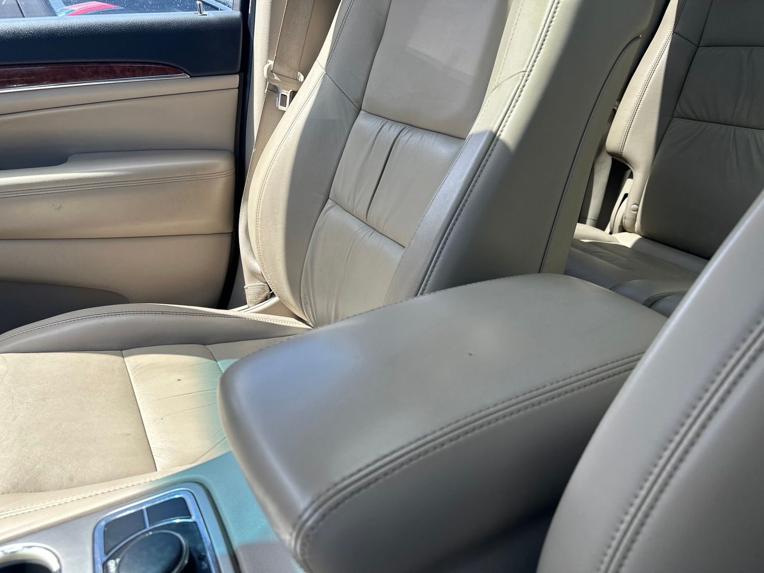 Used 2011 Black Jeep Limited image 60
