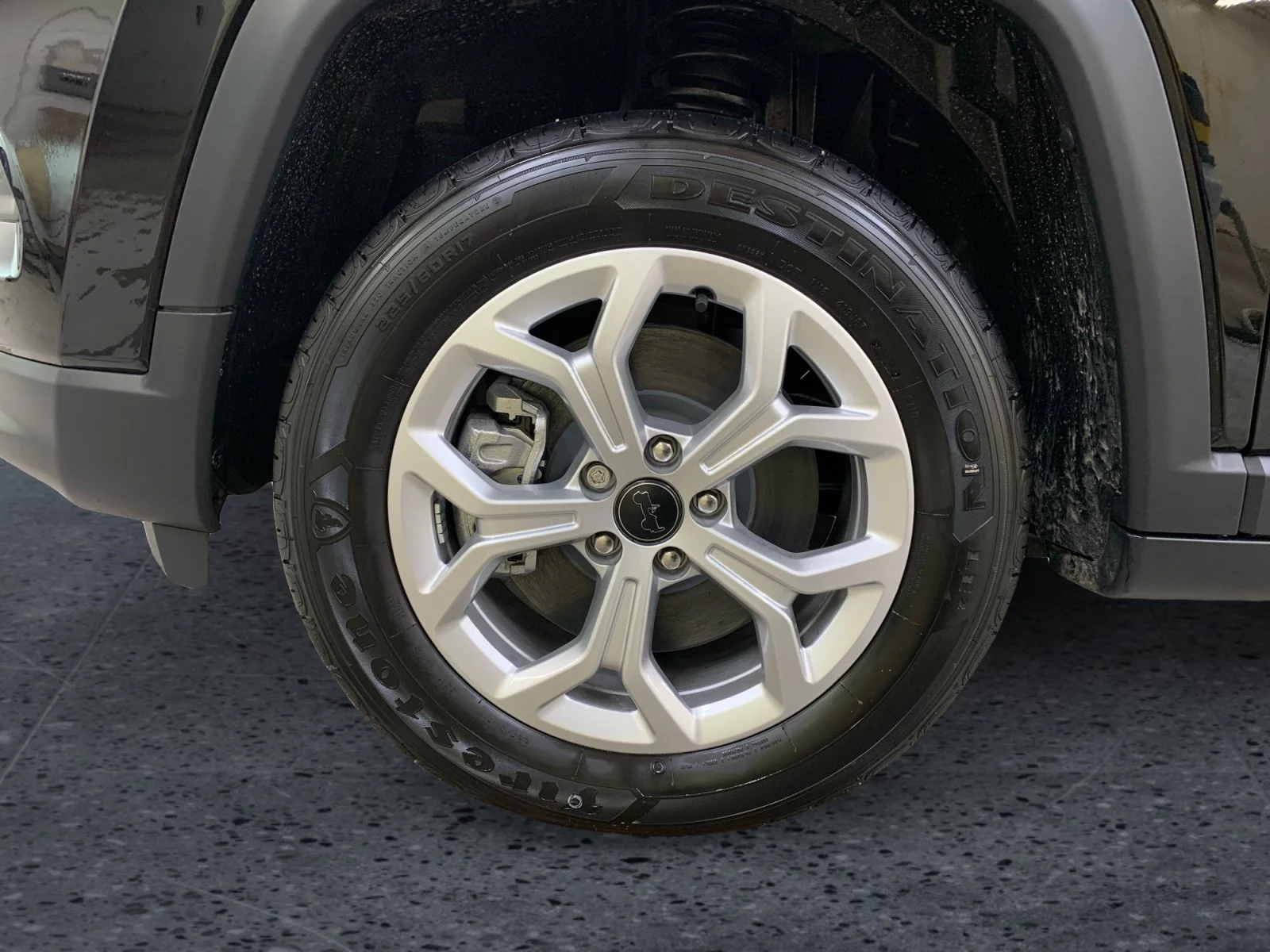 New 2026 Diamond Black Crystal Pearl Jeep North image 9