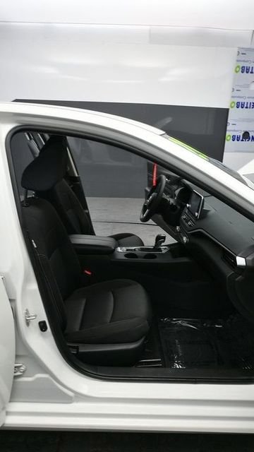 Used 2020 White Nissan 2.5 S image 18