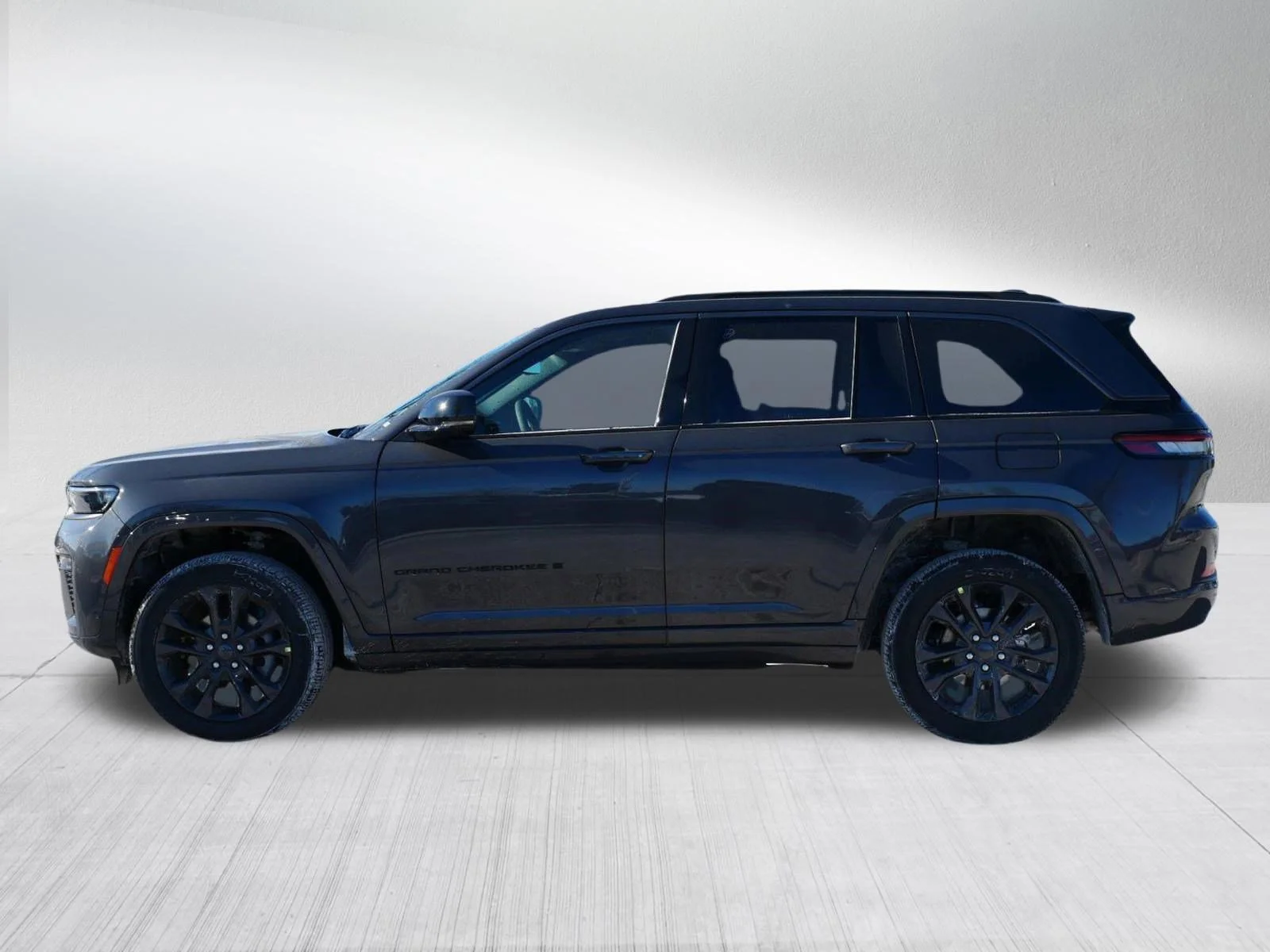 New 2026 Baltic Gray Metallic Clear-Coat Exterior Paint Jeep Limited Reserve image 4