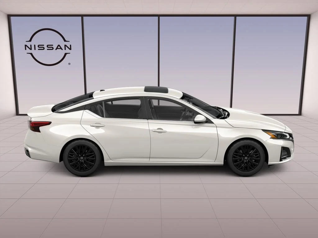 New 2026 White Nissan 2.5 SV image 4