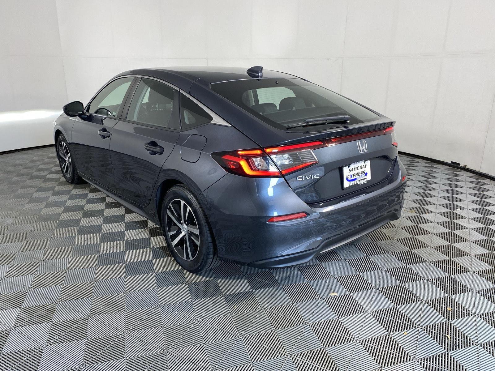 Certified Used 2023 Meteorite Gray Metallic Honda LX image 5