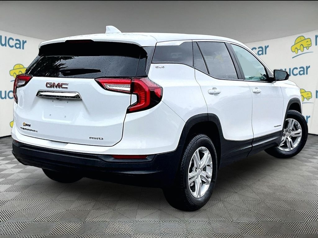 Used 2024 White GMC SLE image 6