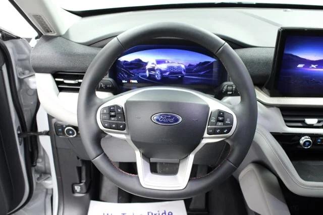 New 2026 Space White Metallic Ford Active image 42