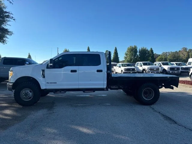 Used 2017 White Ford XL FLATBED image 8