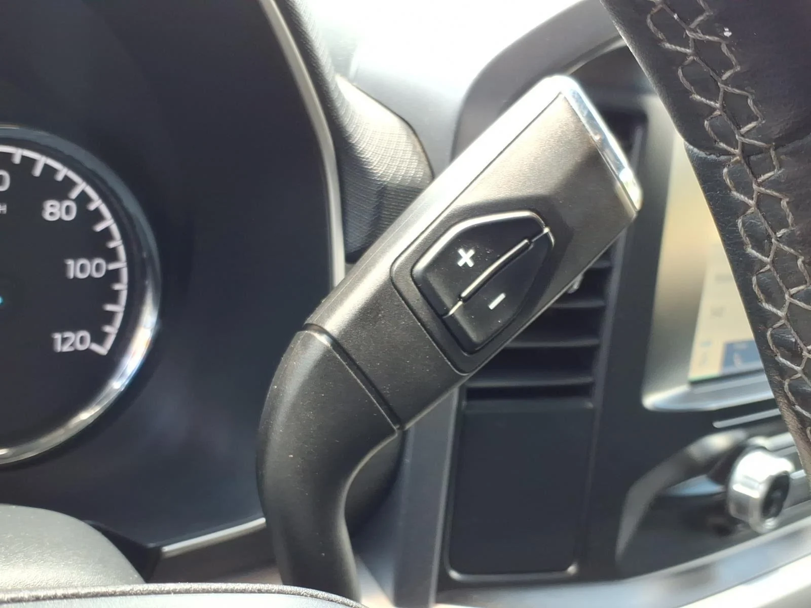 2023 Ford F-150 XLT - Photo 7