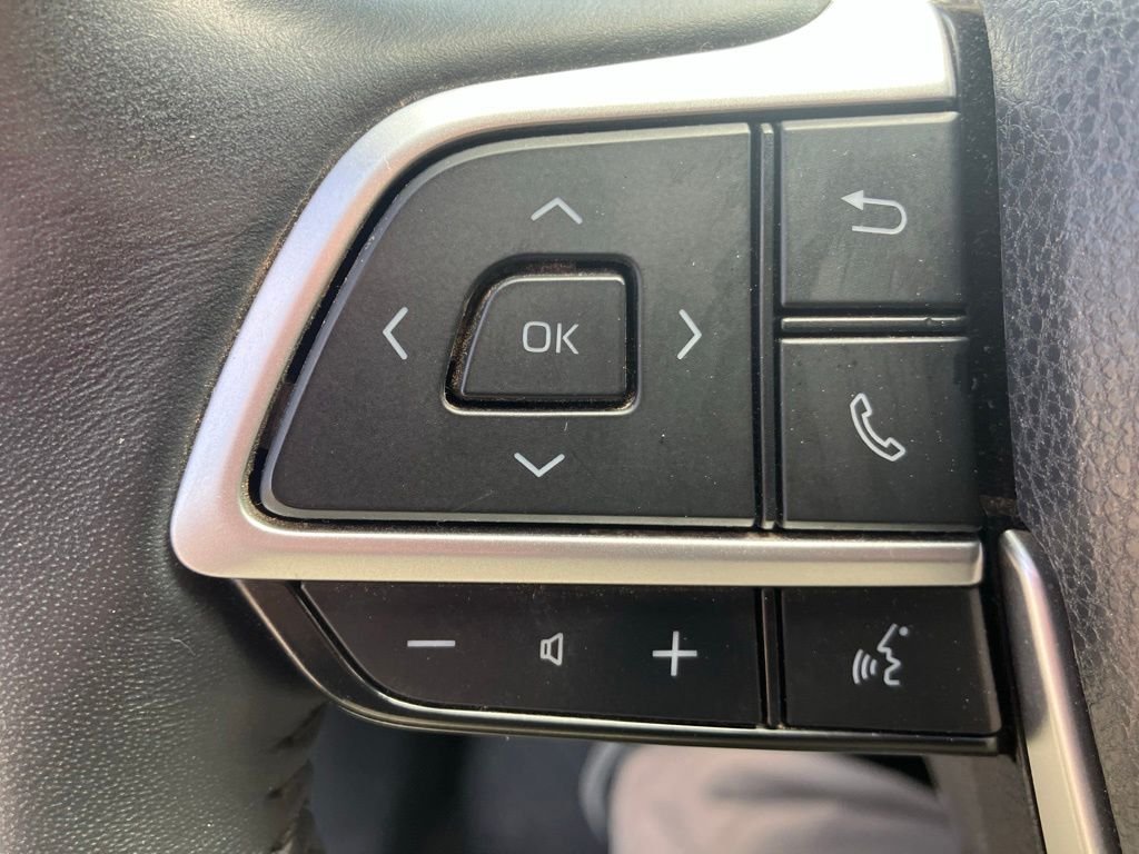 Used 2024 Silver Toyota XLE image 14