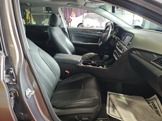 Used 2018 Gray Hyundai Limited image 5