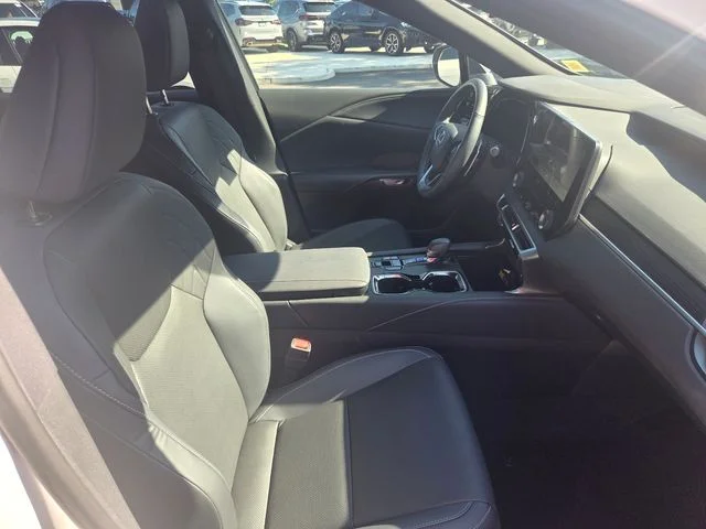 Used 2025 White Lexus 350h Premium image 28