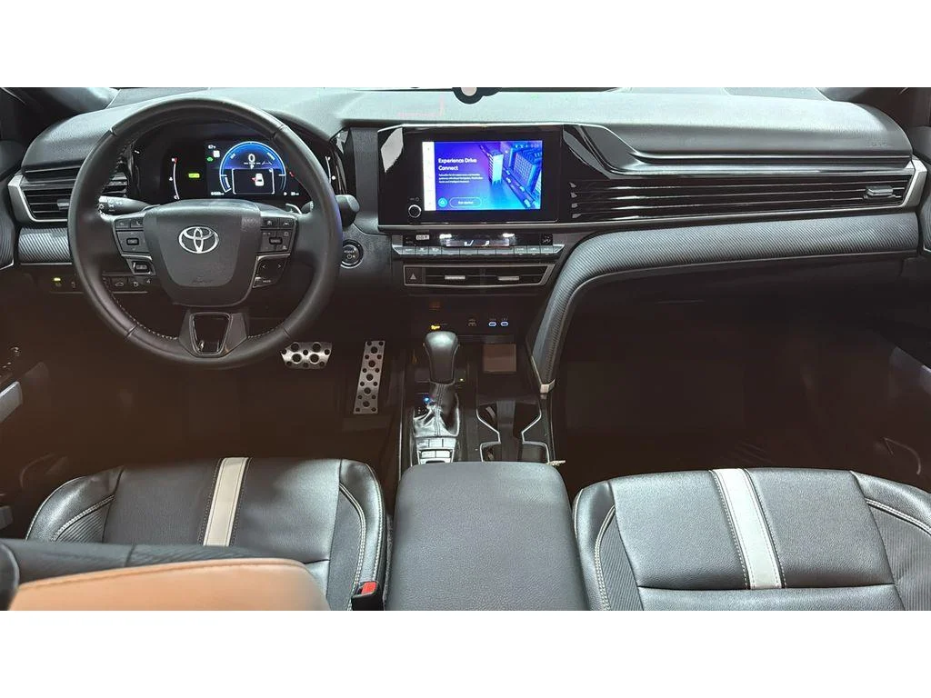 Used 2025 Ice Cap Toyota SE FWD 1 OWNER image 34