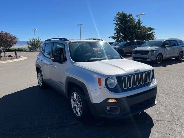 Used 2017 Glacier Metallic Jeep Latitude image 4