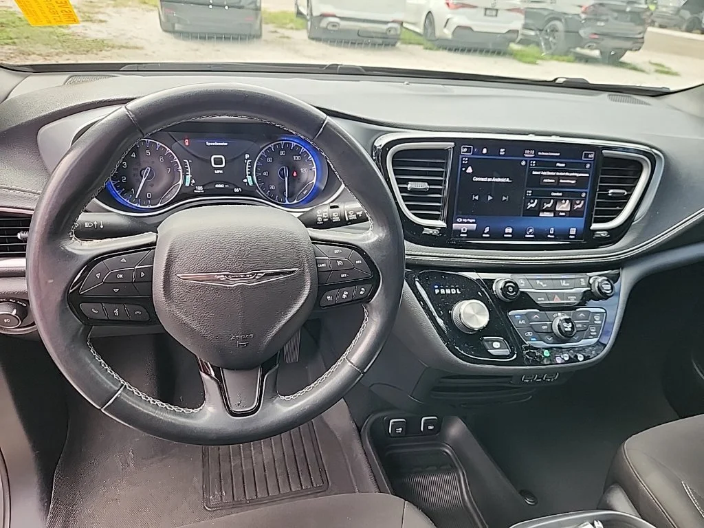 Used 2021 Ceramic Gray Clearcoat Chrysler Touring image 5