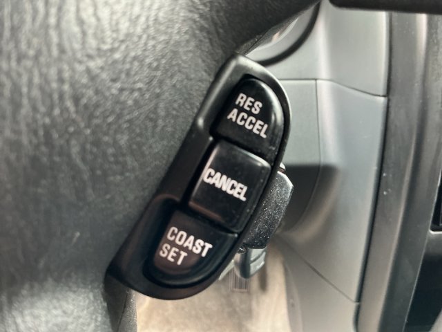 Used 2004  Nissan SC image 19